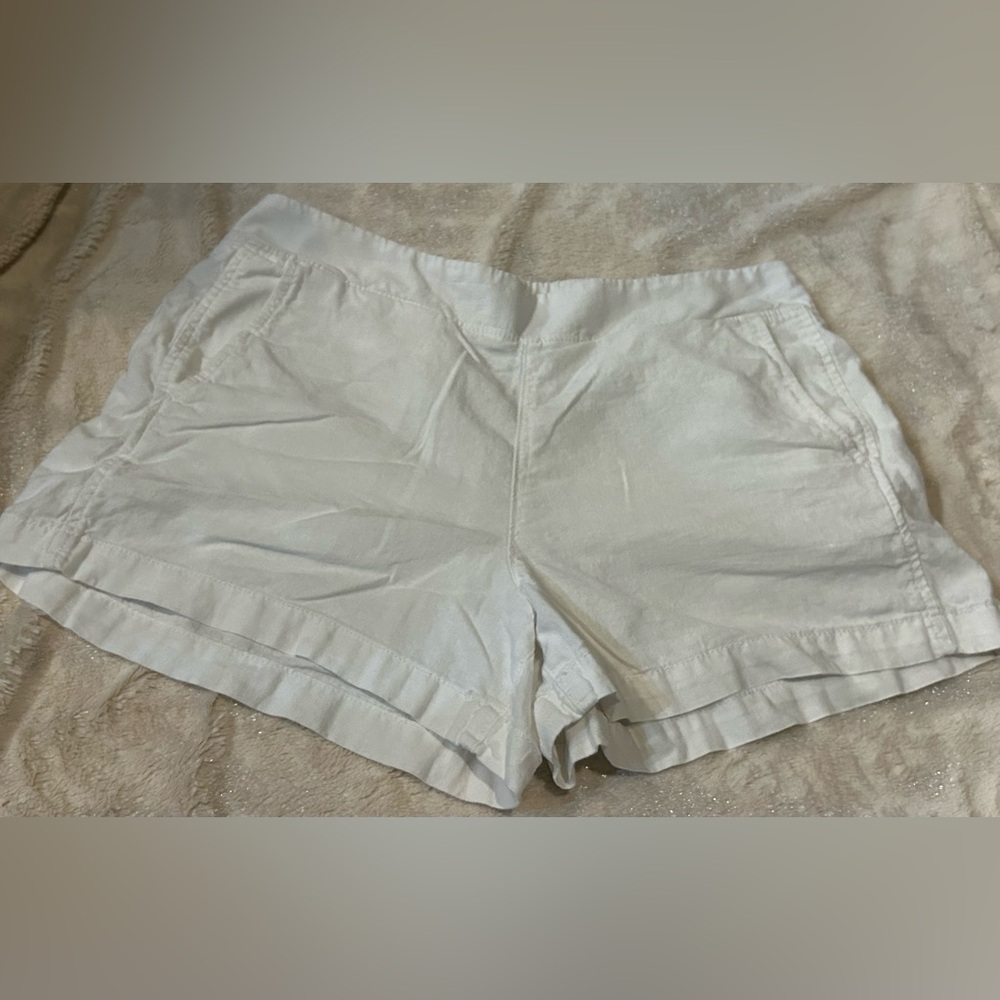 GAP white casual shorts size large EUC